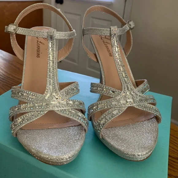 $10 Bundled with any item in my closet ❤️ Send Offer As Bundle - Picture 4 of 4